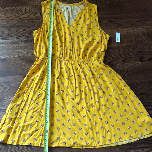 Waist-Defined Sleeveless V-Neck Dress for Women - Picture 4 of 4